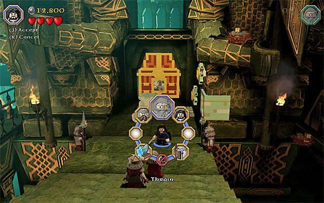 Musisz teraz zmienić się na nową postać, a mianowicie na stojącego przy zamkniętych drzwiach Thraina (Thrain) - Etap 1 (Greatest Kingdom in Middle-Earth) - Wnętrze Samotnej Góry - LEGO The Hobbit - poradnik do gry