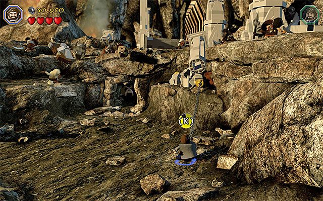 Do ostatniej trzeciej części pojedynku awansujesz po tym jak Azog przemieści się na prawą górną półkę - Etap 3 (Azog the Defiler) - Pojedynek z Azogiem Plugawym - LEGO The Hobbit - poradnik do gry