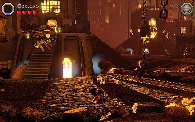 Musisz obciążyć łańcuch chwytając się go dwiema postaciami - Etap 16 (Inside Information) - LEGO The Hobbit - poradnik do gry