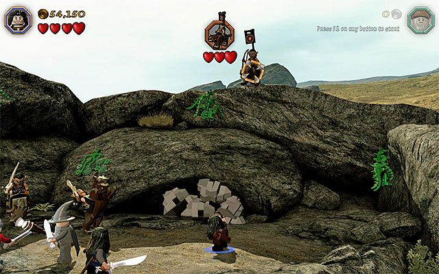 Jeżeli zaliczyłeś scenę pościgu Radagasta to nad polem bitwy pojawi się wkrótce lider grupy orków i jest on mini-bossem - Etap 5 (The Troll Hoard) - Spotkanie z orkami - LEGO The Hobbit - poradnik do gry