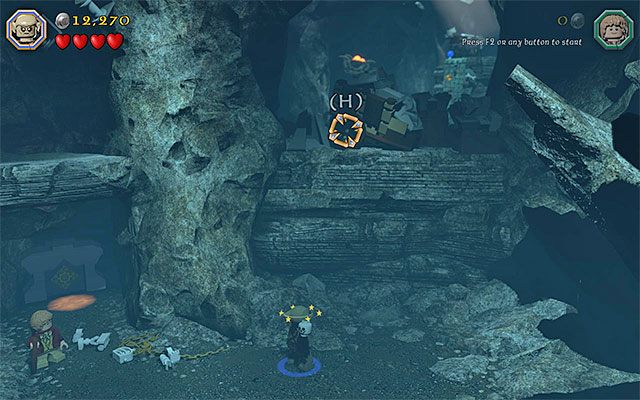 Musisz rzucić czaszką w barykadę - Etap 7 (Goblin-town) - Współpraca z goblinem - LEGO The Hobbit - poradnik do gry