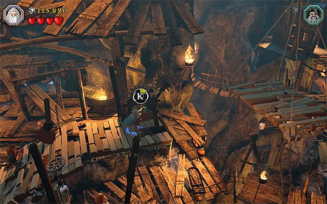 Mechanizm obrotowy jest wynikiem zaliczenia mini-gry budowniczej - Etap 7 (Goblin-town) - Ucieczka z Miasta Goblinów - LEGO The Hobbit - poradnik do gry