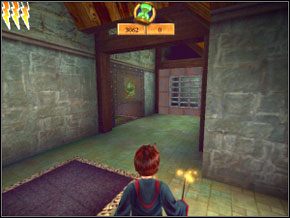 W korytarzu biegnij w prawo, aż drzwi się zamkną - by się otworzyły, musisz wepchnąć do dziury ślimaka, który pojawi się za tobą - Sala Treningowa Diffindo | Nauka Diffindo w Harry Potter i Komnata Tajemnic - Harry Potter i Komnata Tajemnic - poradnik do gry