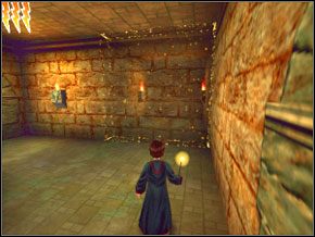 (SEKRET 2/3) Po prawej będziesz przezroczystą ścianę, za nią skrzynię, a w skrzyni - srebrną kartę (20) - Ogród | Nauka Diffindo w Harry Potter i Komnata Tajemnic - Harry Potter i Komnata Tajemnic - poradnik do gry