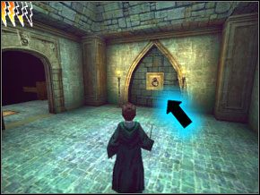 (SEKRET 1/8) Popatrz w prawo przed książką zapisu gry - Dom Ślizgonów w Harry Potter i Komnata Tajemnic - Harry Potter i Komnata Tajemnic - poradnik do gry