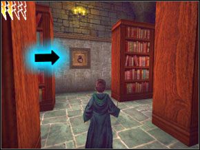 (SEKRET 5/8) Tuż po lewej - w bibliotece - jest kolejny przycisk - Dom Ślizgonów w Harry Potter i Komnata Tajemnic - Harry Potter i Komnata Tajemnic - poradnik do gry