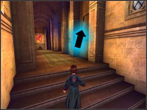 (SEKRET 2/12) Skręć w prawo i biegnąc cały czas obserwuj prawą ścianę - zauważysz wciśniętą cegłę na ścianie - W drodze do pokoju | Powitanie w Harry Potter i Komnata Tajemnic - Harry Potter i Komnata Tajemnic - poradnik do gry