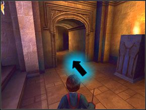 Teraz dopiero znajdź Rona i biegnij za nim na górę - W drodze do pokoju | Powitanie w Harry Potter i Komnata Tajemnic - Harry Potter i Komnata Tajemnic - poradnik do gry