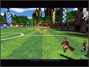 Najpierw naucz się obsługi miotły - kierujesz strzałkami (strzałkami - a nie klawiszami, którymi normalnie biegasz Harrym), natomiast za pomocą lewego przycisku albo łapiesz Znicz, albo odpychasz wrogiego Szukającego - Trening Qudditch | Nauka Rictusempry w Harry Potter i Komnata Tajemnic - Harry Potter i Komnata Tajemnic - poradnik do gry