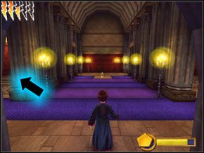 W tej sali musisz przejść bokiem, aby zdobyć złotą kartę (3), gdyż im dalej idziesz, tym wyżej podest z kartą się podnosi - Komnata Złotych Kart | Komnata Tajemnic w Harry Potter i Komnata Tajemnic - Harry Potter i Komnata Tajemnic - poradnik do gry