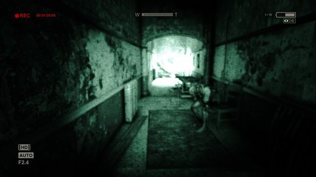 Gość który tu siedzi od razu się na ciebie rzuci - Podziemne Laboratorium/Szpital | Przejście gry Outlast Whistleblower - Outlast: Whistleblower - poradnik do gry