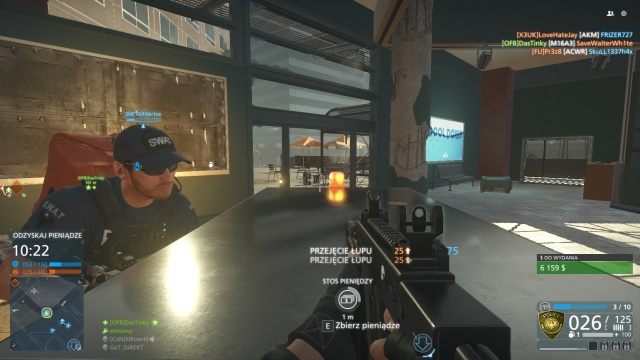Aby wykraść pieniądze z sejfu, należy podejść do niego, co zwykle nie jest proste, i przejąć łup, przytrzymując przycisk interakcji - Krwawa Forsa | Tryby rozgrywki w Battlefield Hardline - Battlefield Hardline - poradnik do gry