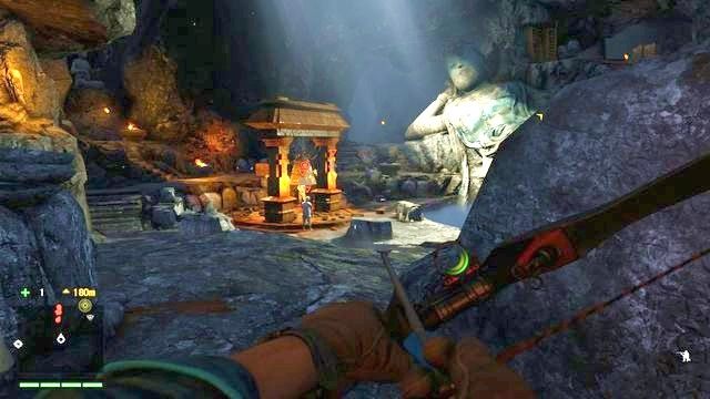 Nie pchaj się w centrum, gdzie najwięcej jest przeciwników - zamiast tego obierz małą ścieżkę przy skałach, z prawej strony. - Zabij albo zgiń | Zadania główne w Far Cry 4 - Far Cry 4 - poradnik do gry