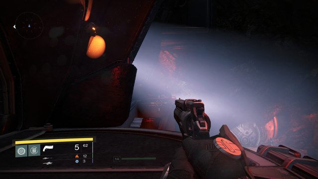 Tylko przeskocz na drugą stronę, z znajdziesz leżącą tam skrzynkę - Mars | Gold Chests | Destiny - Destiny - poradnik do gry