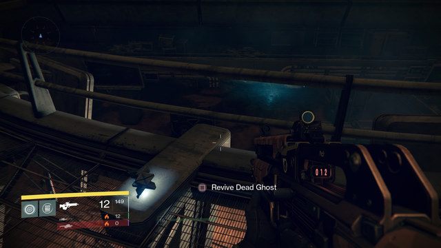 W lokacji The Hollows, do której przybędziesz w misji The Buried City, by znaleźć ducha zainteresuj się podniszczonym biało-niebieskim budynkiem opatrzonym logo CB - Mars | Dead Ghosts | Destiny - Destiny - poradnik do gry