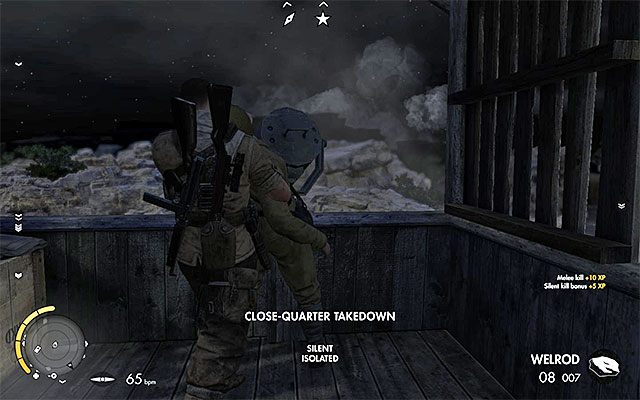 Dobrze jest przedostać się na szczyt wieży i osobiście sabotować reflektor - Zbliżenie się do fortu | Misja 4 - Fort Rifugio | Sniper Elite III Afrika - Sniper Elite III: Afrika - poradnik do gry