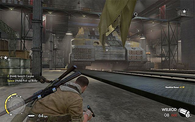 Cel ataku okrąża ogromny czołg znajdujący się w hali - Ulepszenia broni | Sekrety - Misja 8 | Sniper Elite III Afrika - Sniper Elite III: Afrika - poradnik do gry