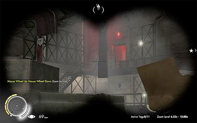 Kilku wrogów wyjdzie ze składziku na piętrze - Zniszczenie składu amunicji | Misja 8 - Ratte Factory | Sniper Elite III Afrika - Sniper Elite III: Afrika - poradnik do gry