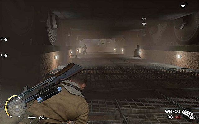 Wrogów znajdziesz także pod czołgiem oraz na nim - Eksploracja hali z czołgiem | Misja 8 - Ratte Factory | Sniper Elite III Afrika - Sniper Elite III: Afrika - poradnik do gry