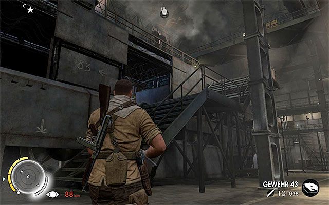 Schody pozwalające wejść na czołg - Podłożenie ładunku wybuchowego na czołgu | Misja 8 - Ratte Factory - Sniper Elite III: Afrika - poradnik do gry