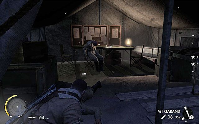 W namiotach ukryte zostały dwa nowe dokumenty - Wyeliminowanie pierwszego wrogiego oficera | Misja 2 - Gaberoun - Sniper Elite III: Afrika - poradnik do gry