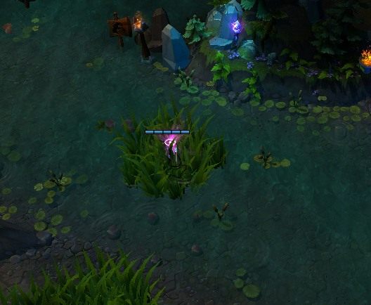 Wielokrotnie spotkałem się z sytuacją, w której junglerzy zupełnie ignorowali te zarośla. Ustawienie w nich Totemu Widzenia na początku gry może zapewnić Ci wizję przez długi czas - Po drugie - Totemy i map awarness | Pięć elementów zdobywania przewagi w LoL - League of Legends - poradnik do gry