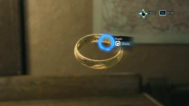 Napis na pierścieniu Neligana. - Przeszukaj rzeczy osobiste Johna Neligana i przesłuchaj go - Los Czarnego Piotra - Sherlock Holmes: Zbrodnia i kara - poradnik do gry