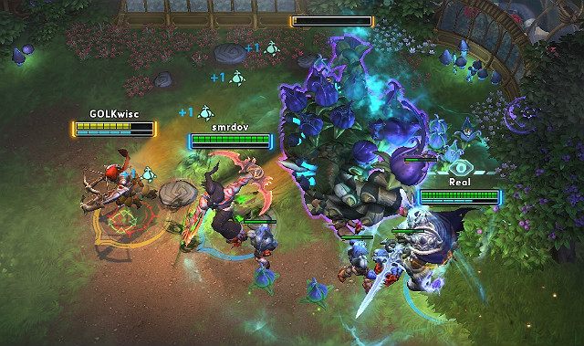 Wszystkie Koszmary (zarówno te mniejsze, jak i Boss) wyrzucają nasiona, które należy zebrać, aby móc przywołać potężny Ogrodowy Koszmar, czyli bliżej niezidentyfikowane zielone monstrum, które będzie siać zniszczenie w szeregach i fortach wroga - Garden of Terror/Ogród Grozy | Rodzaje i opis map | Heroes of the Storm - Heroes of the Storm - poradnik do gry