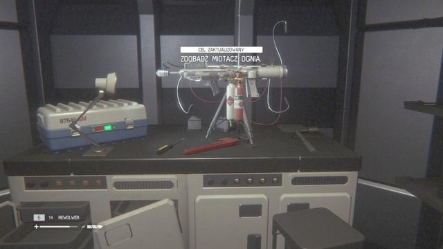 Po przesłuchaniu Marlowa i odbyciu pobocznej misji podejdź do szeryfa - Uwięź istotę w serwerowni | Opis przejścia Obcy Izolacja - Obcy: Izolacja - poradnik do gry