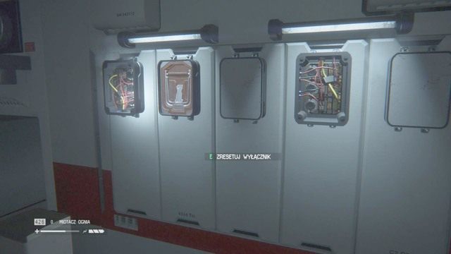 W następnym pomieszczeniu na końcu znajdziesz pierwszy włącznik - Uzyskaj dostęp do dystrybutorni | Opis przejścia Obcy Izolacja - Obcy: Izolacja - poradnik do gry