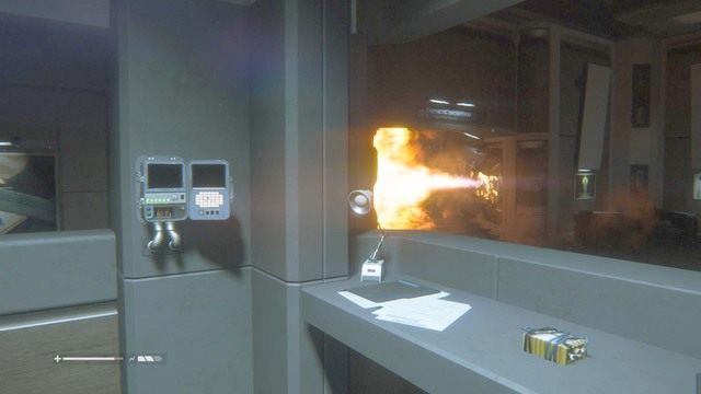 Przejdź na prawą stronę po czym wejdź do małego pomieszczenia obok - Znajdź Samuelsa w dziale Seegson Synthetics | Opis przejścia Obcy Izolacja - Obcy: Izolacja - poradnik do gry