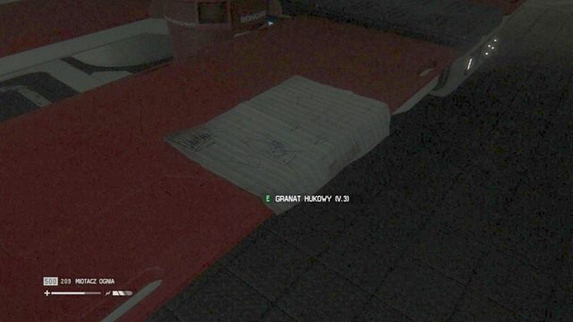 W centralnej części pomieszczenia znajdziesz kilka łóżek, podejdź do lewego a znajdziesz na nim schemat granatu hukowego - Znajdź Ambulans krótkiego zasięgu | Opis przejścia Obcy Izolacja - Obcy: Izolacja - poradnik do gry
