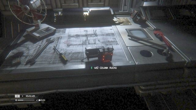 Idź ciągle korytarzem aż dotrzesz do jedynego niezablokowanego wejścia - Dostań się do pokoju łączności | Opis przejścia Obcy Izolacja - Obcy: Izolacja - poradnik do gry