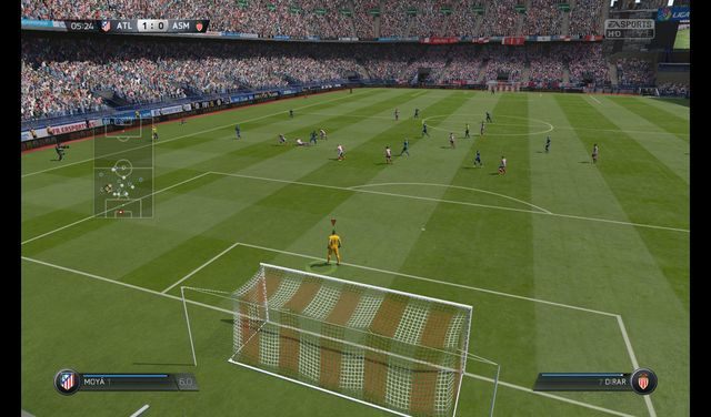 Kiedy wynik kończącego się meczu jest niesprzyjający, a zespół, w którym znajduje się nasz bramkarz, właśnie stoi przed szansą zagrożenia bramce ze stałego fragmentu gry, warto spróbować przebiec bramkarzem na drugi koniec boiska i zwiększyć zagrożenie w polu karnym przeciwnika - Gra bramkarzem | Gra zawodnikiem w FIFA 15 - FIFA 15 - poradnik do gry