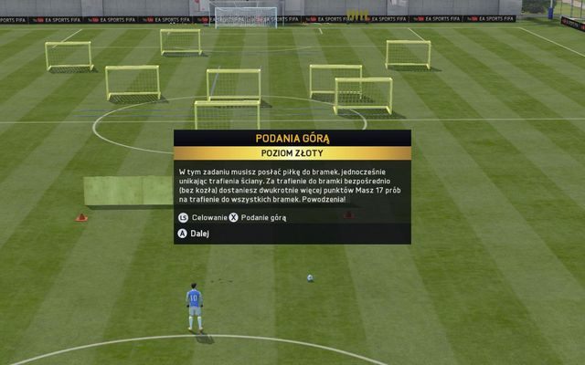 Srebrne wyzwanie to konieczność wpakowania piłki do czterech bramek sposobem górnym, omijając rozstawione przed nimi murki i starając się nie trafić w rozstawione przed nami ruchome atrapy piłkarzy - Podania górą | Gry treningowe w FIFA 15 - FIFA 15 - poradnik do gry