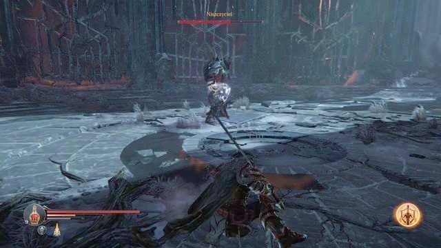 Gdy przeciwnik wystrzeli swój młot w Twoim kierunku szybko uniknij ataku, a następnie podbiegnij do Niszczyciela. - Walka z Niszczycielem | Komnata Kłamstw | Lords of the Fallen - Lords of the Fallen - poradnik do gry