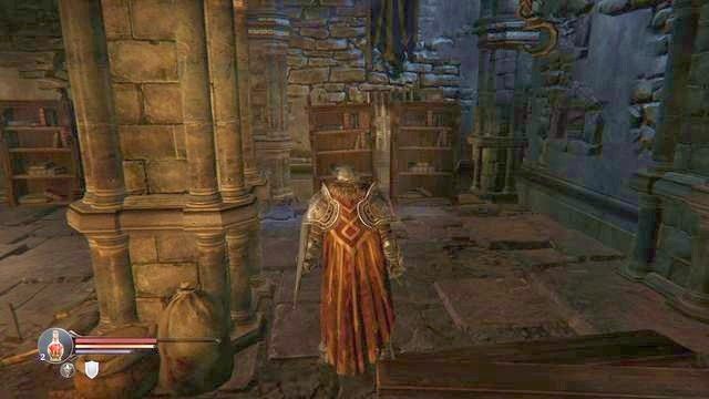 Po krótkiej chwili dotrzesz do miejsca ukazanego na screenie - na dole spotkasz dwóch przeciwników, a w kącie, ukryte małe pomieszczenie (zniszcz zasłaniające wejście regały, a następnie wykonując unik w przód (skok podczas biegu) wejdź do środka [M1 - Znajdź klucz dla Kaslo | Cytadela Keystone w Lords of the Fallen - Lords of the Fallen - poradnik do gry