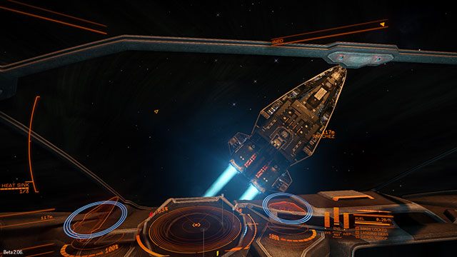 Jeśli widzisz przed sobą przeciwnika w takiej pozycji, to znaczy, że robisz coś dobrze. - Podstawy | Sześcio-stopniowy model lotu w Elite Dangerous - Elite: Dangerous - poradnik do gry