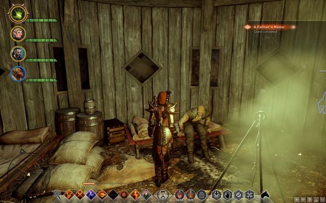 Finn leży na łóżku w chacie obok Łowczego - Dragon Age Inquisition: Nazwisko ojca (A Fathers Name) - Dragon Age: Inkwizycja - poradnik do gry