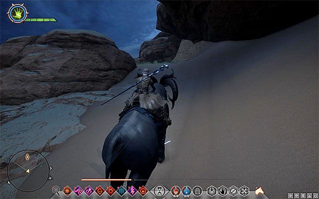 Wybierz jedną ze ścieżek prowadzących na szczyt góry - Dragon Age Inquisition: Piach i ruina (Sand and Ruin) - Dragon Age: Inkwizycja - poradnik do gry