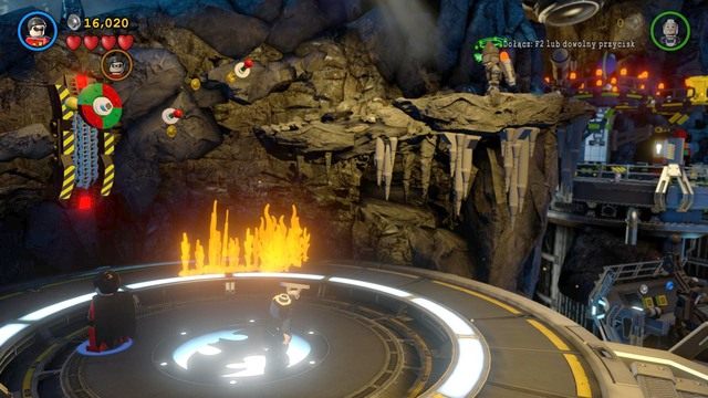 Po dostaniu się do kolejnego poziomu pozbieraj wszystkie punktowane klocki i rusz w lewą stronę jako Robin - Batmolka | Opis przejścia Lego Batman 3 Poza Gotham - LEGO Batman 3: Poza Gotham - poradnik do gry