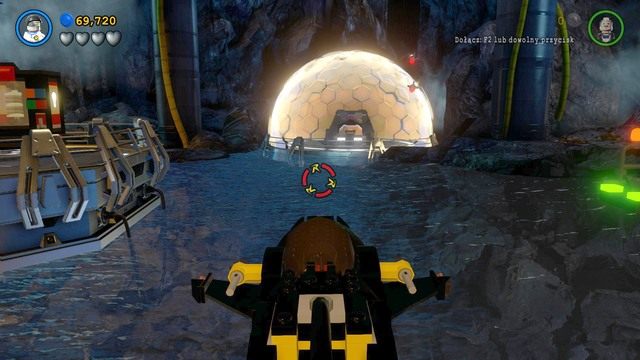 Przejdź lewą stroną do łodzi i naciśnij wymagany przycisk - Batmolka | Opis przejścia Lego Batman 3 Poza Gotham - LEGO Batman 3: Poza Gotham - poradnik do gry