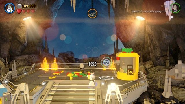 Na wyższym poziomie podejdź do zniszczonego komputera i utwórz z klocków maszynę - Batmolka | Opis przejścia Lego Batman 3 Poza Gotham - LEGO Batman 3: Poza Gotham - poradnik do gry