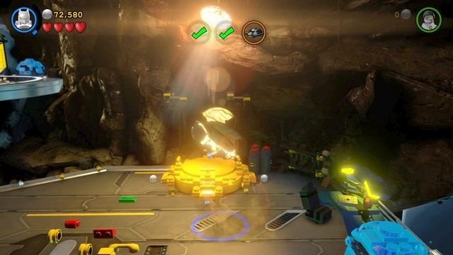 Po wykonaniu obiektu po lewej stronie platformy będziesz mógł doładować paliwo wymagane do latania jako Batman w stroju kosmicznym - Kostium Na Miarę Kosmosu | Opis przejścia Lego Batman 3 Poza Gotham - LEGO Batman 3: Poza Gotham - poradnik do gry