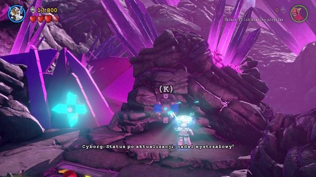 Wskocz na wyższy poziom jako Cyborg i zmień strój na elektryczny po czym doładuj energię na generatorze obok przejścia - Miłość Ci Wszystko Wybaczy | Opis przejścia Lego Batman 3 Poza Gotham - LEGO Batman 3: Poza Gotham - poradnik do gry