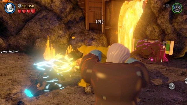 Jak tylko spadnie na ziemie zmień postać na Grundyiego i zacznij z nim walczyć (naciskaj wymagany przycisk żeby go zakopać w ziemi) Jak tylko się go pozbędziesz podejdź do platformy jako Batman i użyj kostiumu z czujnikami - Qwardy Orzech Do Zgryzienia | Opis przejścia Lego Batman 3 Poza Gotham - LEGO Batman 3: Poza Gotham - poradnik do gry