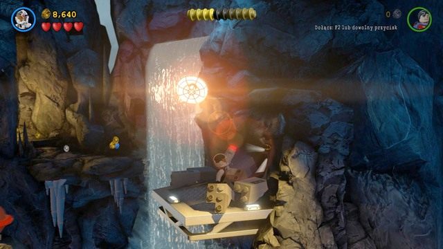 Zmień postać na Cyborga i podłóż bombę pod srebrną ścianę a za nią znajdziesz trzeci minizestaw - Minizestawy | Batmolka - sekrety w Lego Batman 3 Poza Gotham - LEGO Batman 3: Poza Gotham - poradnik do gry