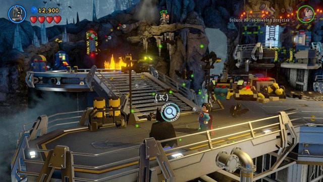 Czerwony klocek znajduje się po lewej stronie lokacji Batmolka, na dolnym poziomie - Adam West / Czerwony klocek | Batmolka - sekrety w Lego Batman 3 Poza Gotham - LEGO Batman 3: Poza Gotham - poradnik do gry