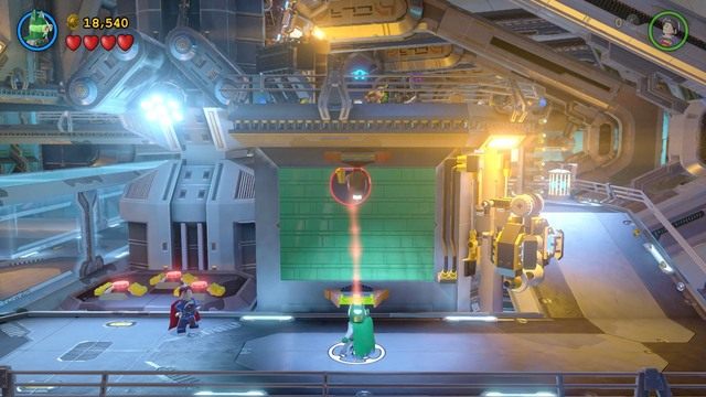 Podejdź Batmane do ściany na drugim piętrze i korzystając z kostiumu z czujnikami zmień położenie kilku luster - Minizestawy | Może To Go Ściągnie Na Ziemię - sekrety w Lego Batman 3 - LEGO Batman 3: Poza Gotham - poradnik do gry