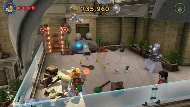 Pierwsza sytuacja, w której możesz uratować Adama Westa znajduje się w Hali Sprawiedliwości - Adam West | Hala Sprawiedliwości i Zagłady - sekrety w Lego Batman 3 Poza Gotham - LEGO Batman 3: Poza Gotham - poradnik do gry